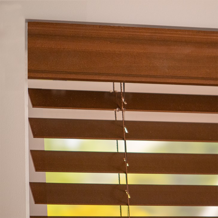 Color: Walnut 116
