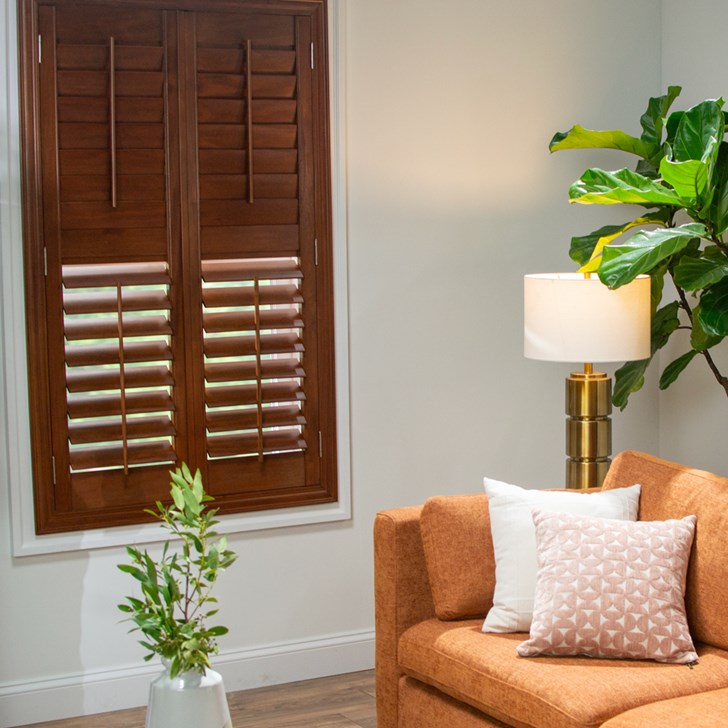 Color: Pecan