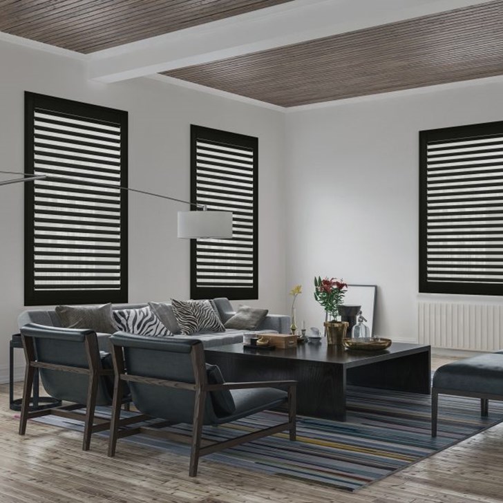 Color Shown: Onyx