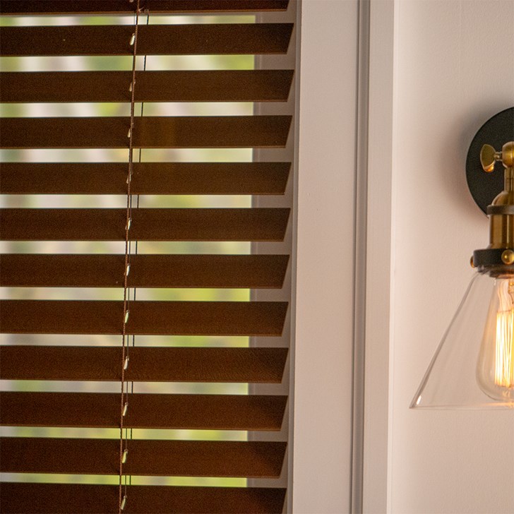 Color: Walnut 116