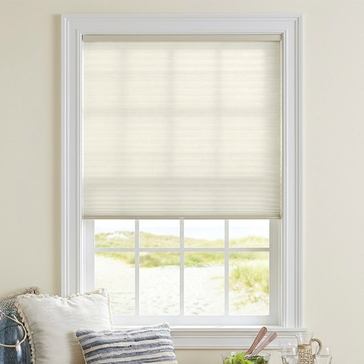 Color: Cambrica Ivory; Lift: Cordless