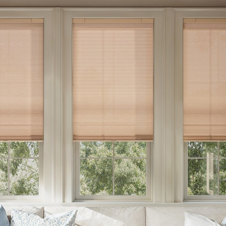 Color: Petal H25206; Lift: Cordless